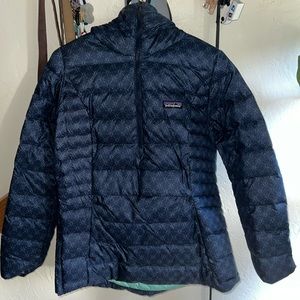 Women’s Patagonia down pullover quarter zip sz M